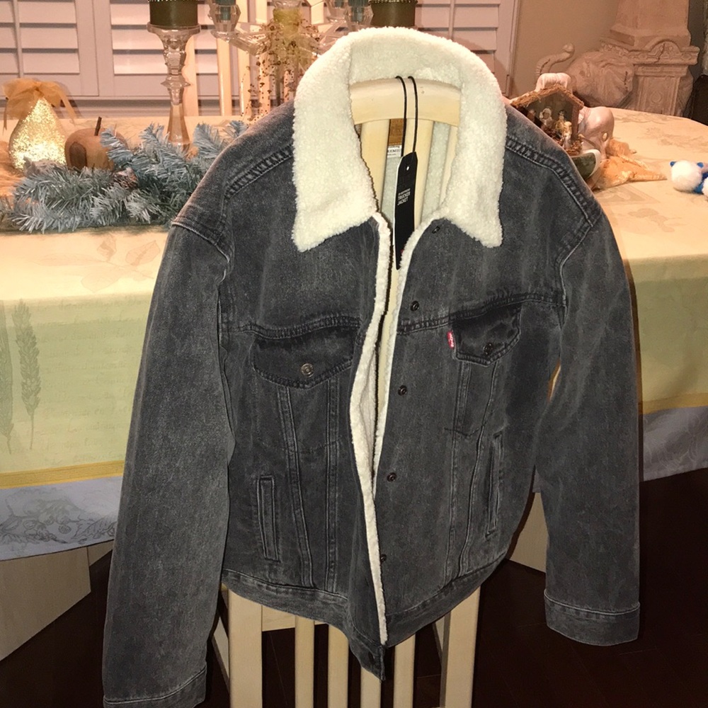 Levi’s Trucker Jacket with snap buttons.